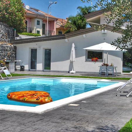 Villa Dedalisa By Holidayngo Acireale Exterior photo