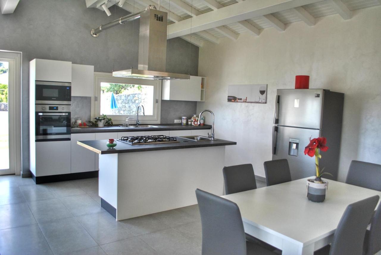Villa Dedalisa By Holidayngo Acireale Exterior photo