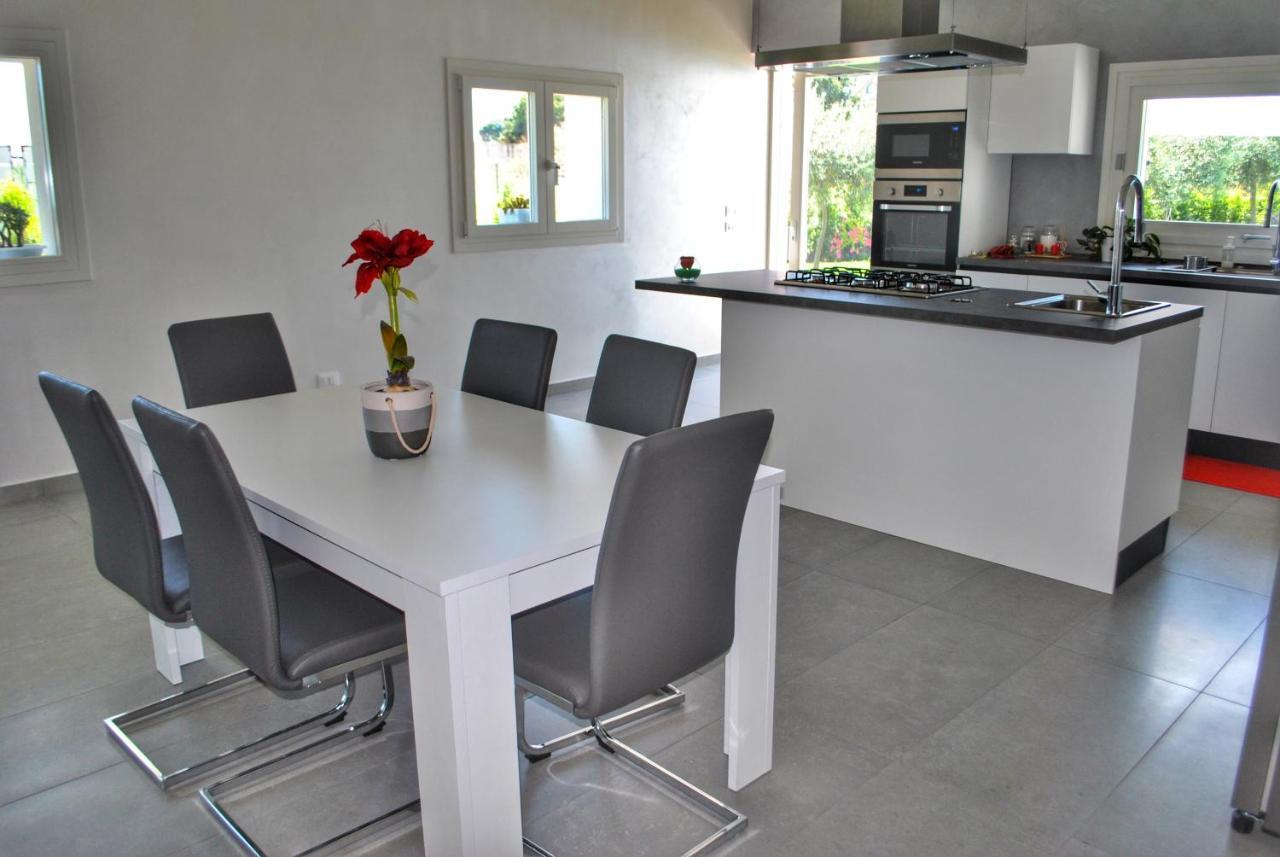 Villa Dedalisa By Holidayngo Acireale Exterior photo